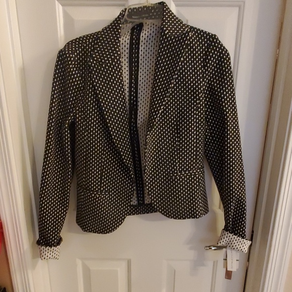 Amanda & Chelsea Jackets & Blazers - Nwt Black and white blazer with stretch size 8